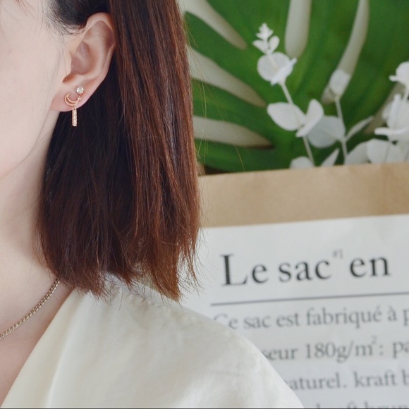 Asymmetric Rose Gold Star Moon Stud Earrings - Picture 6 of 8